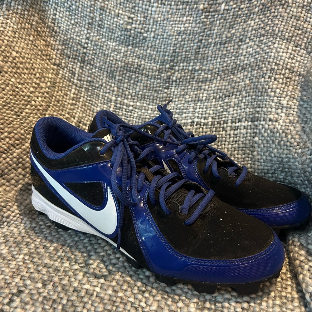 Nike MVP keystone cleats EUC